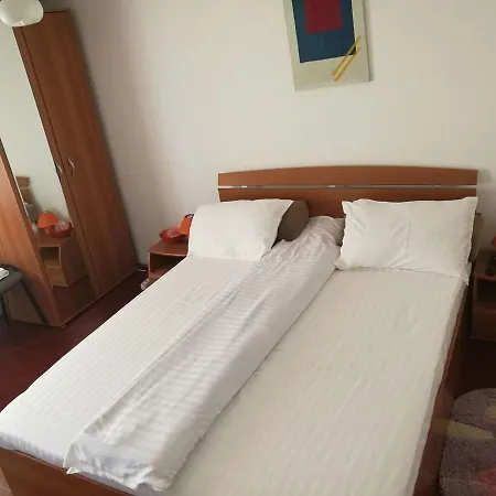 La Haiduc Guest house *